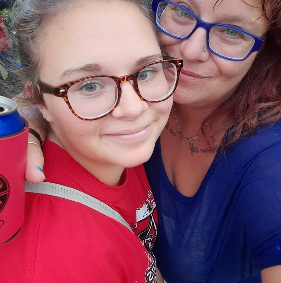 Meet your Posher, Nicole - Picture 1 of 1